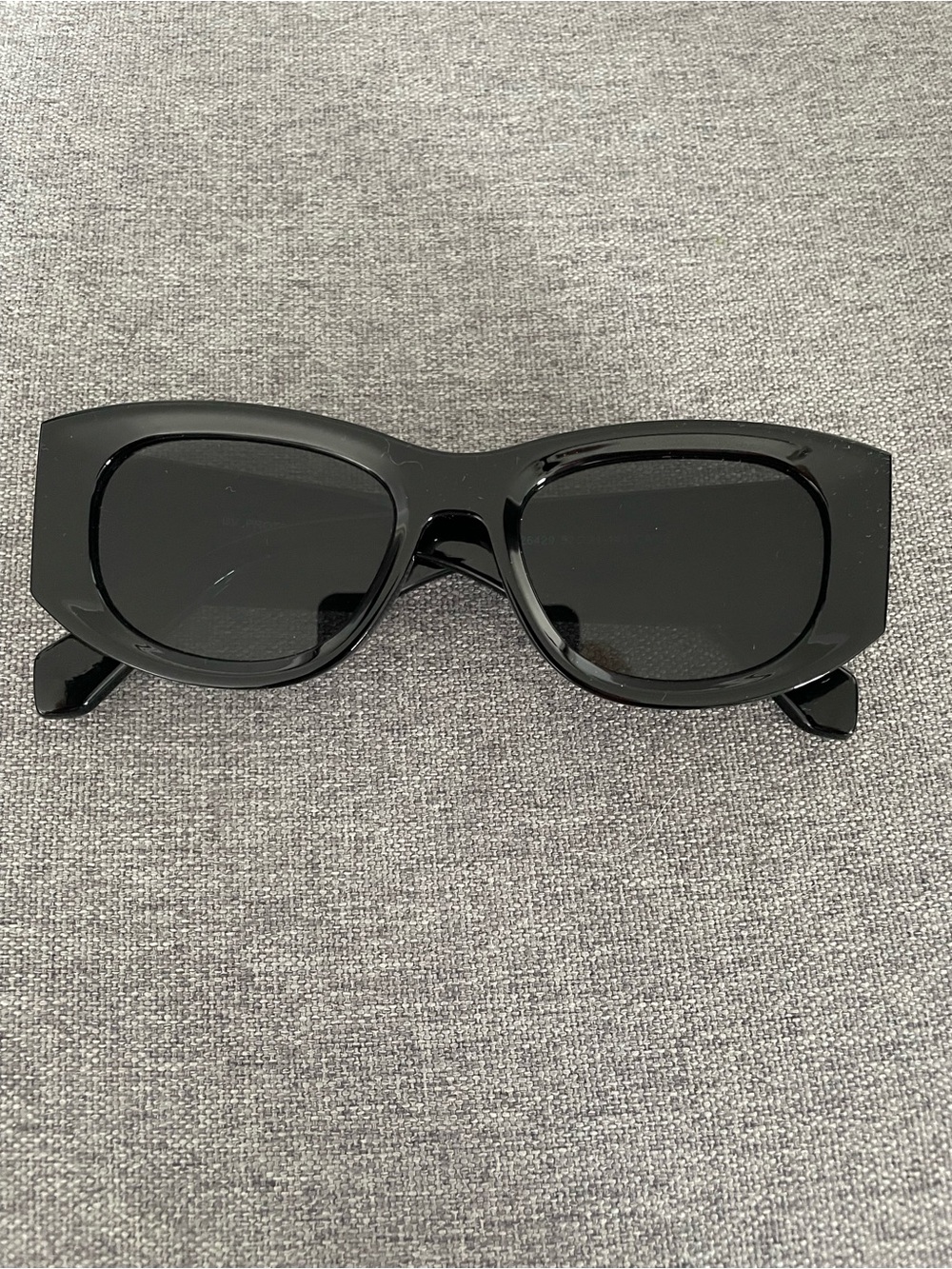 Women's Black Rectangular Sunglasses - Sleek Everyday Shades